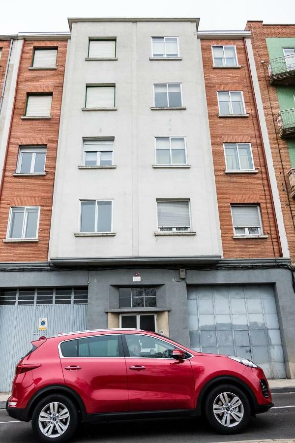 Logrono Centro, Una Casa Con Vistas Bagian luar foto